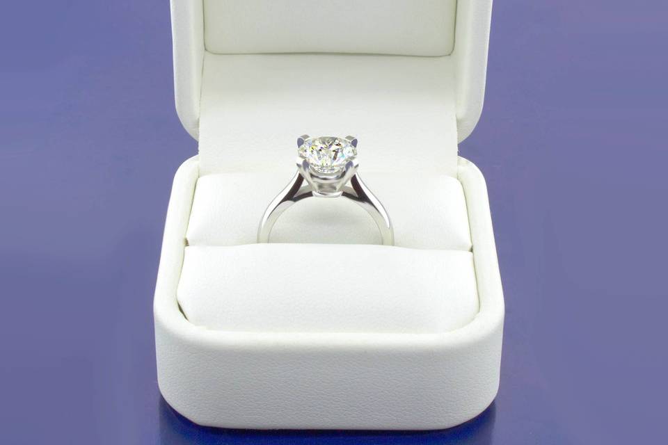 Solitaire engagement ring