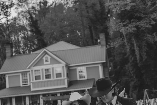 The Mast Farm Inn