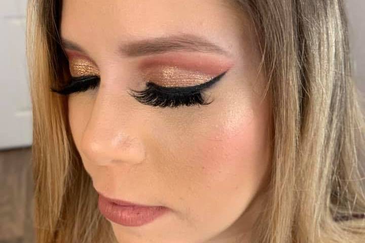 Winged eyeliner