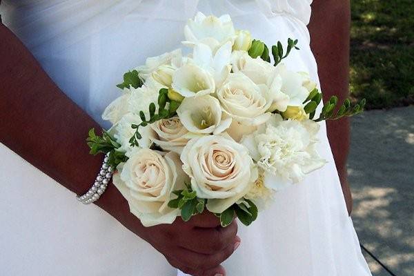 White roses with white freesia