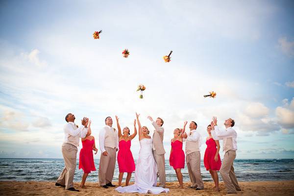 The couple with the bridesmaids and groomsmen