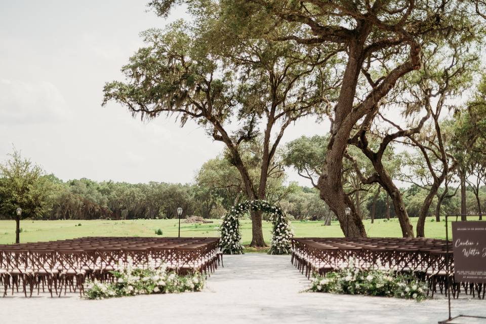 Oakside Ceremony Spot