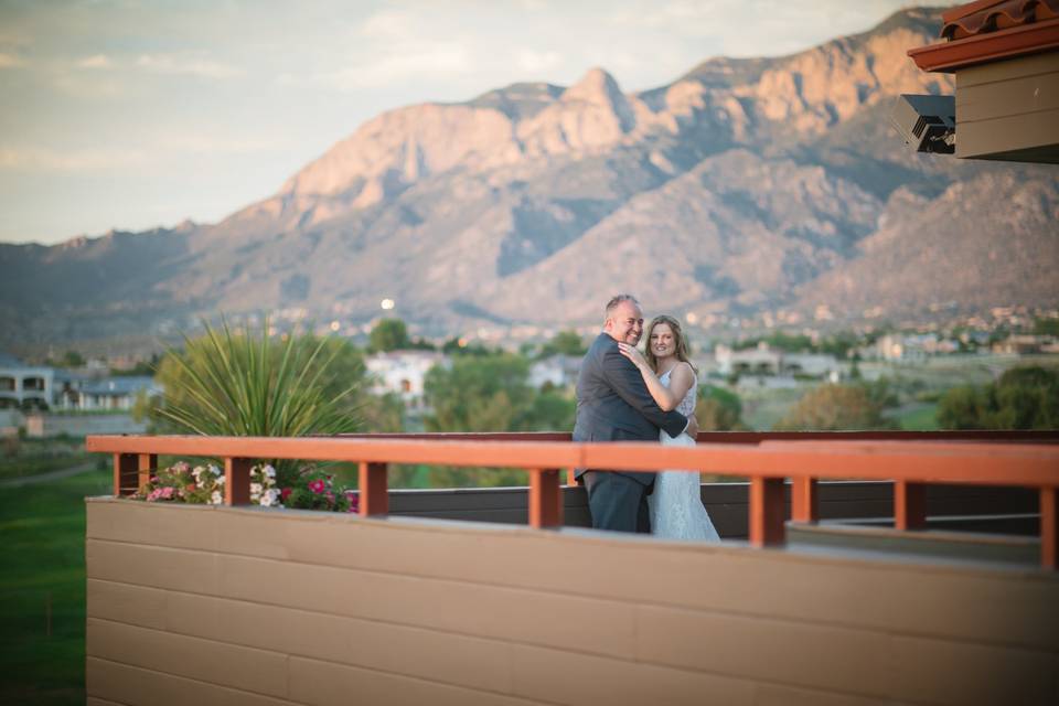 Kissing beside the Sandia Mountains