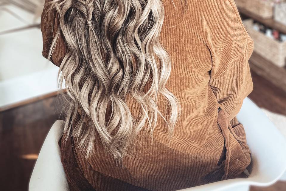 BOHO TEXTURED HALF UP