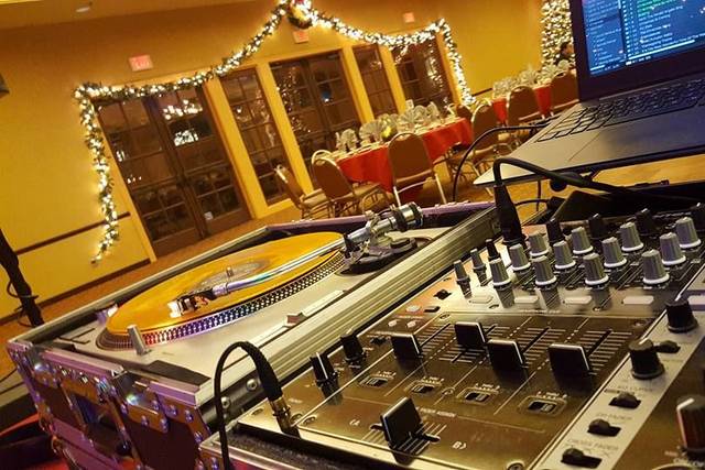 DJ mixer