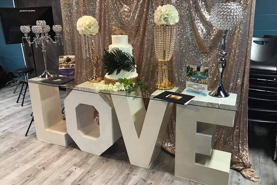 Love table and centerpieces
