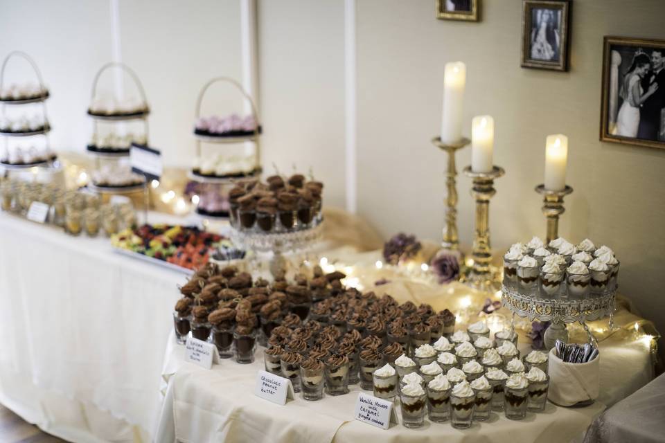 Dessert bar