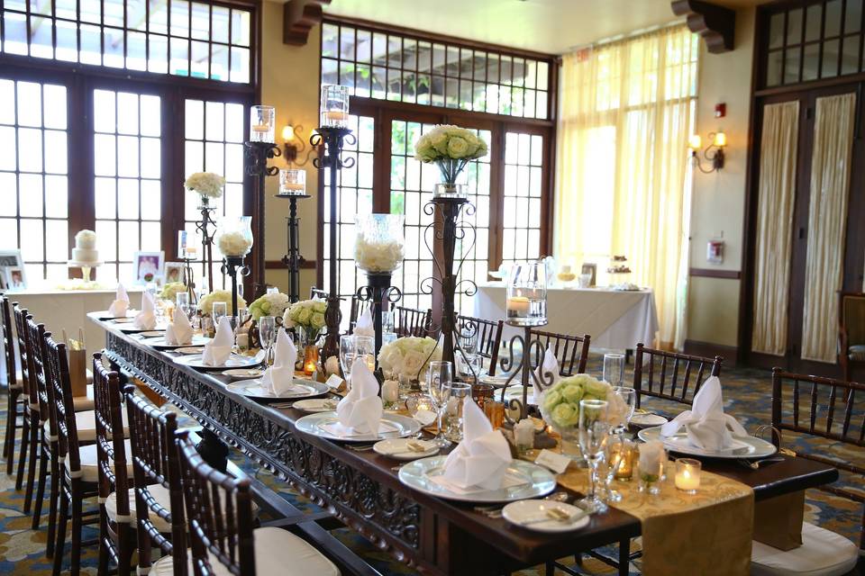 Long table setting