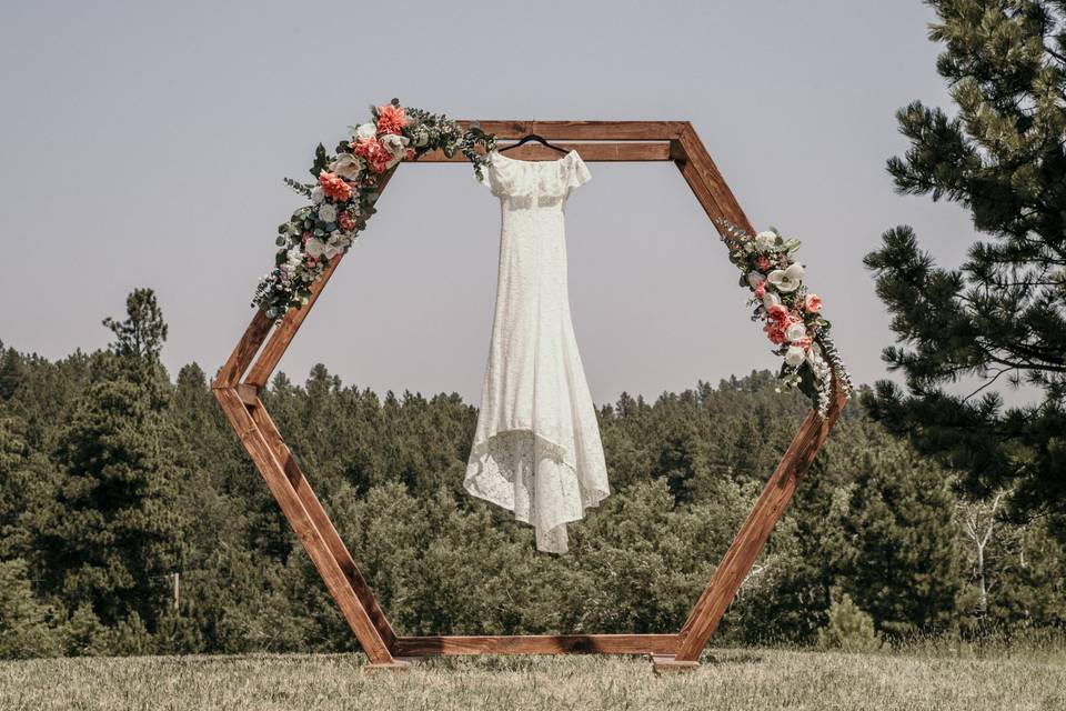 Outdoor ceremony decor