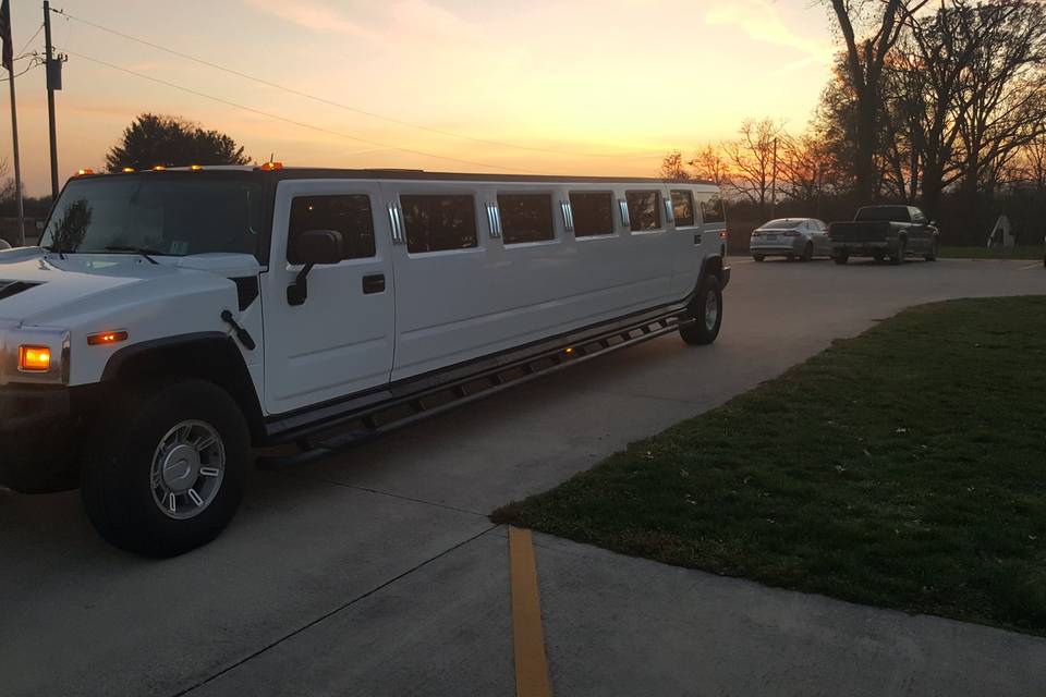 Stretch Hummer limo