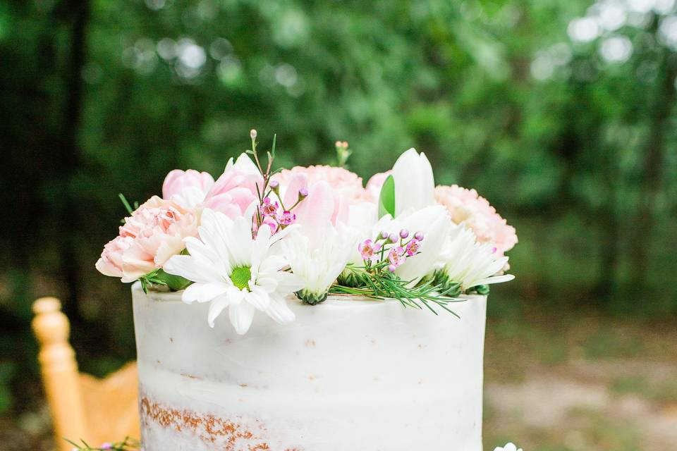 Semi-Naked Cake w/Fresh Flowers