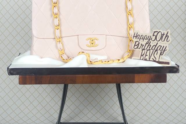 Purse cake