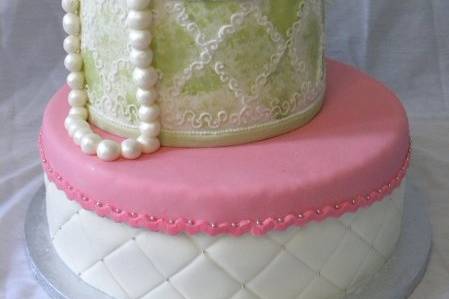 Bridal Shower Hat Box, flowers, pearls, cake