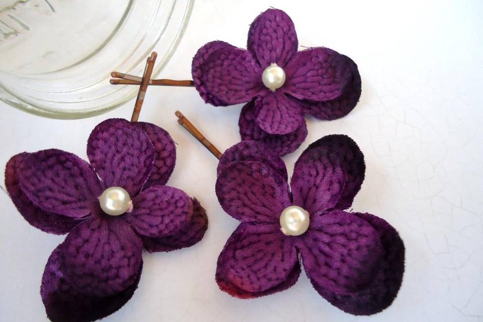 Purple Hydrangea Bobby Pins. Choose Blonde, Brown, or Black Bobby Pins. Set of 3.
http://www.etsy.com/listing/113182976/