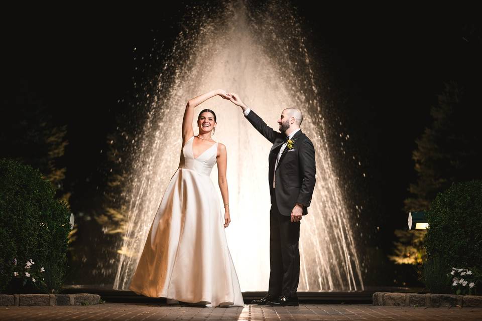 Night shot by the fountain