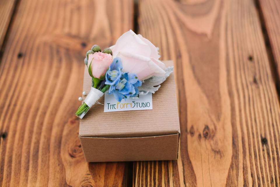 A special boutonniere for the groom.