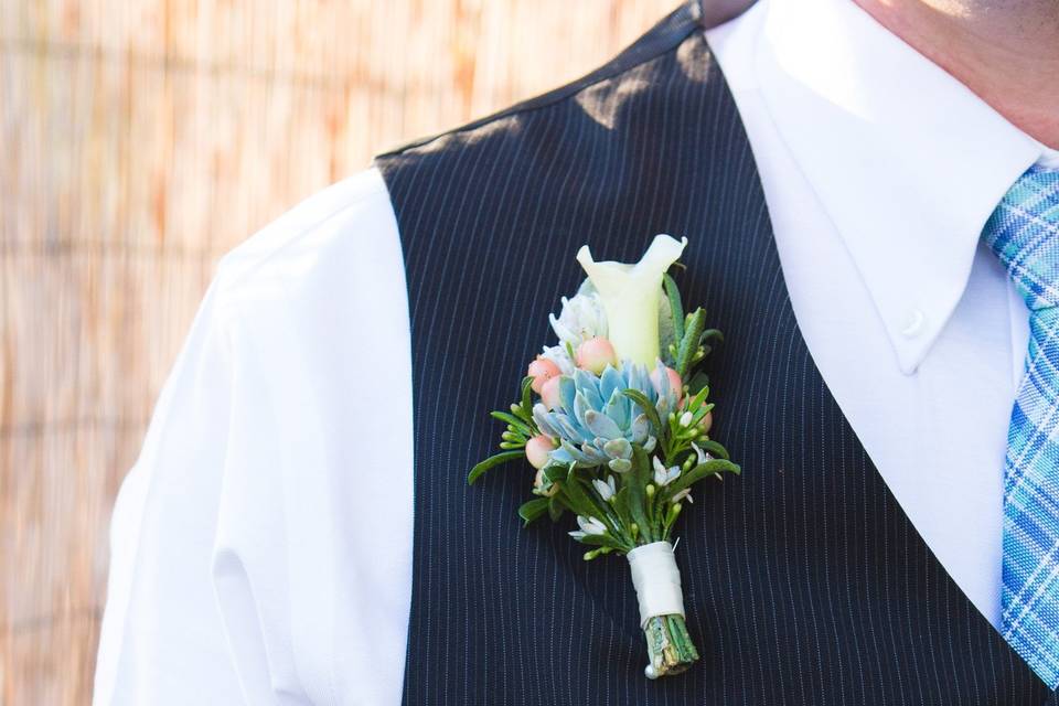 An intimate elopement in the Palm Desert.