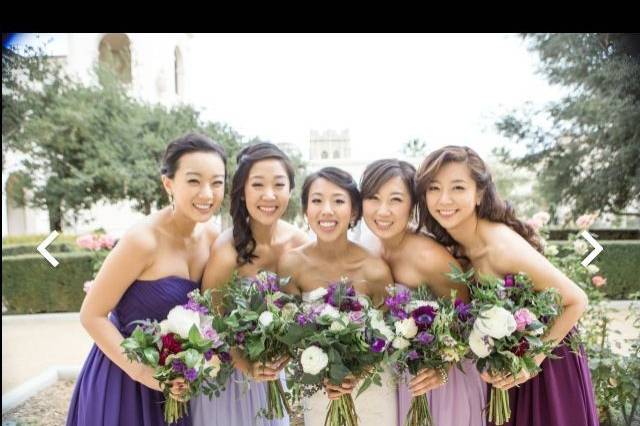 Wild bridal bouquet in purple tones.