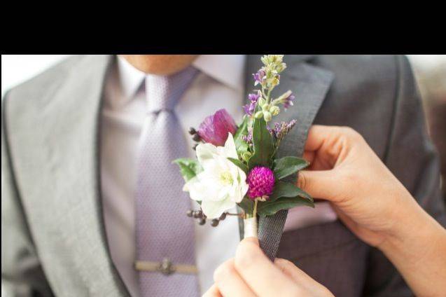 A fall wedding in purple.