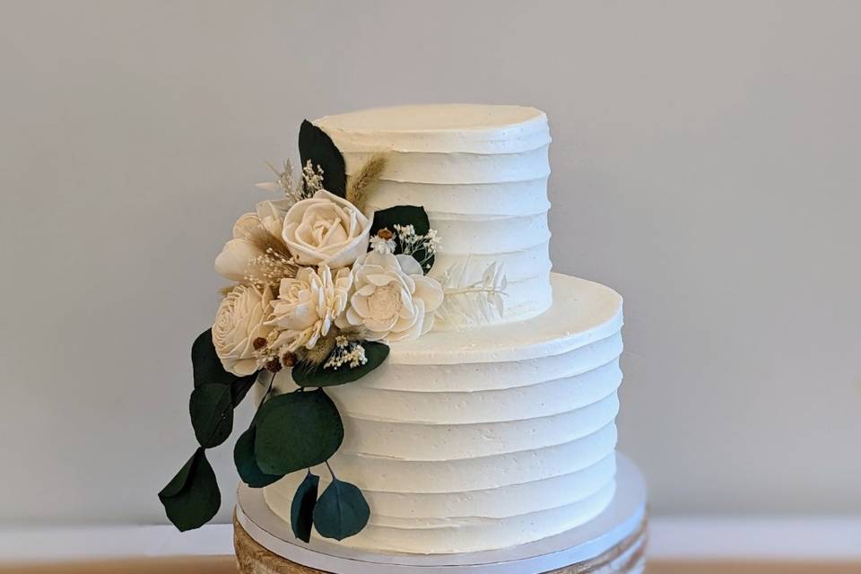 Simply beautiful wedding cake