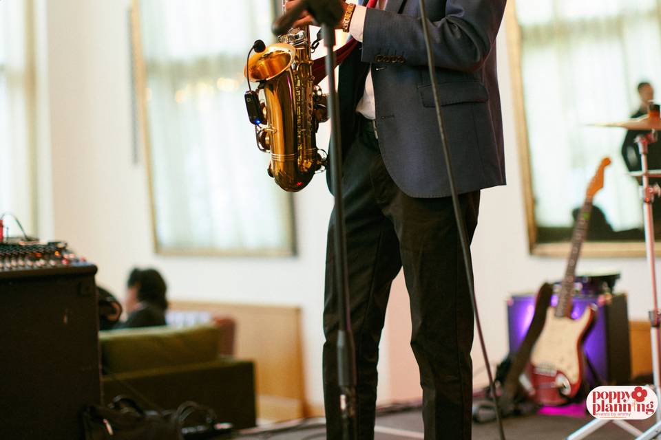 Entertainment at cocktail hour