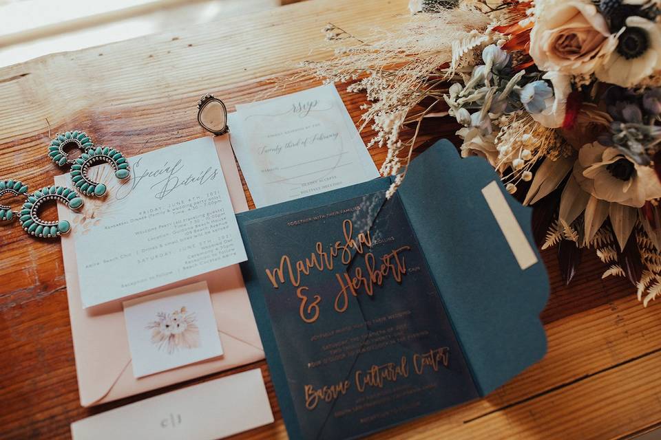 Custom invitation set