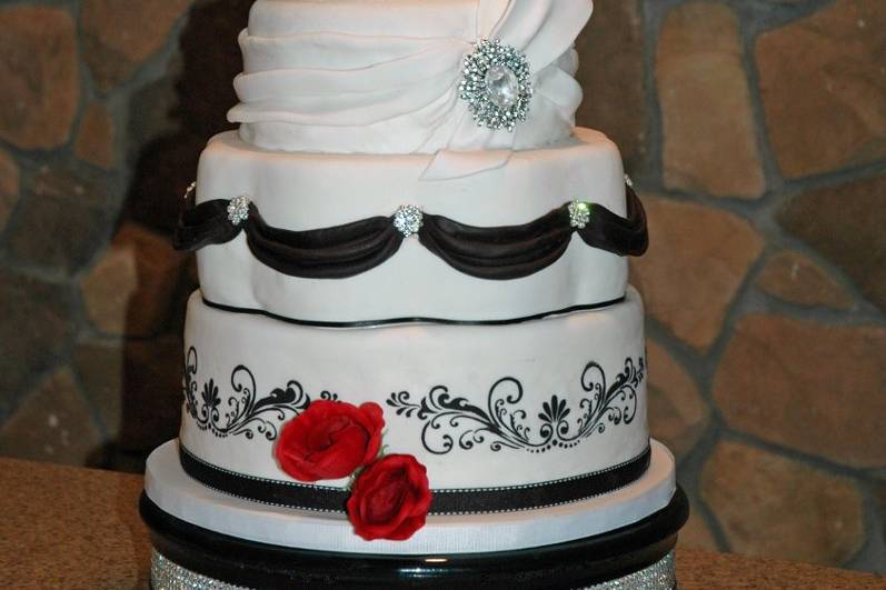 Elegant and stunning, this wedding cake is regal.