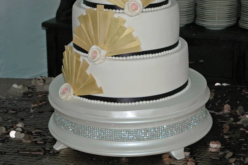 Art Deco Gatsby inspired wedding cake