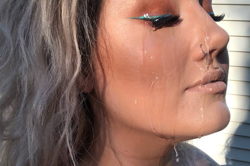 Waterproof makeup!!