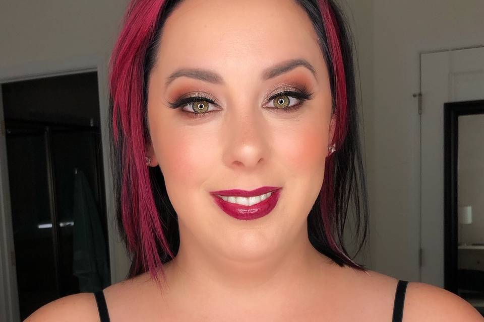 Glitter smokey eye with red lips