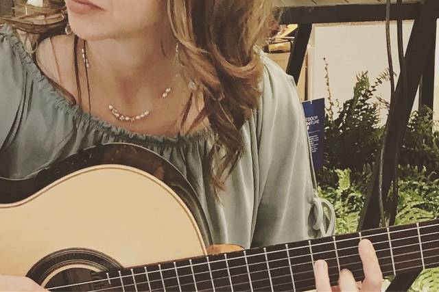 Guitarist, Johnna Jeong