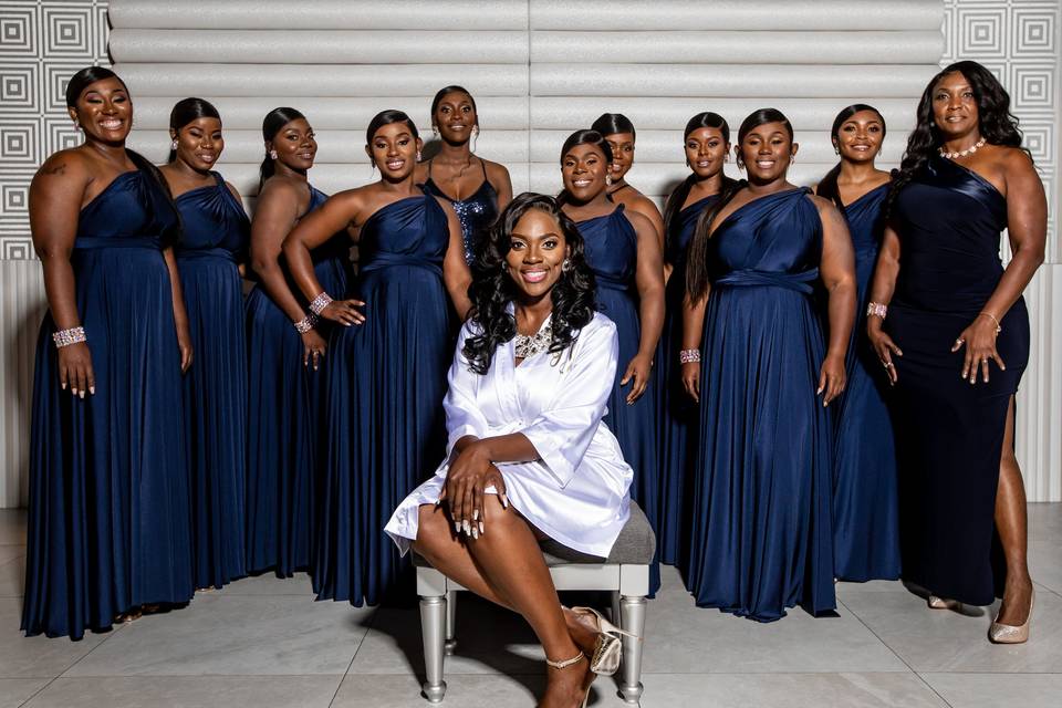 Bride & her lovely bridesmaids