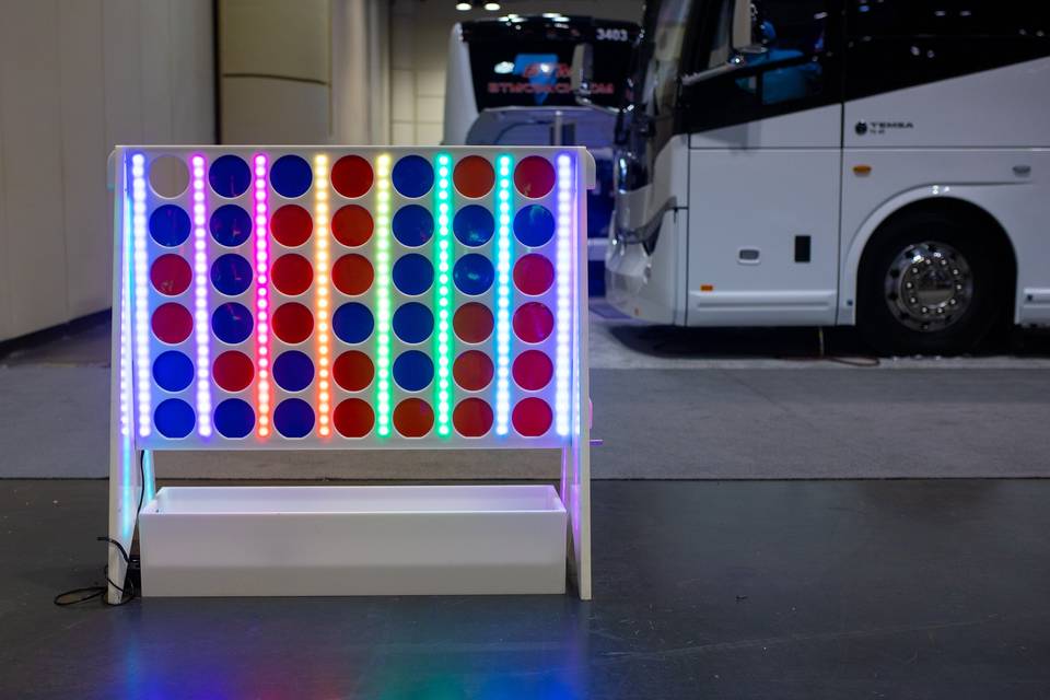 LED Battery Giant Connect 4