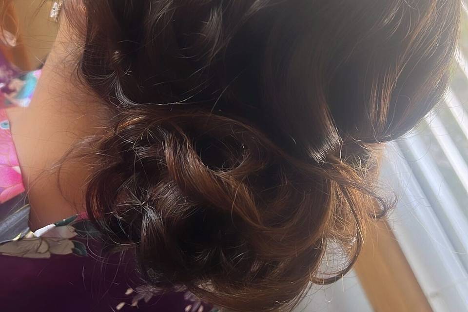 Volumnious updo