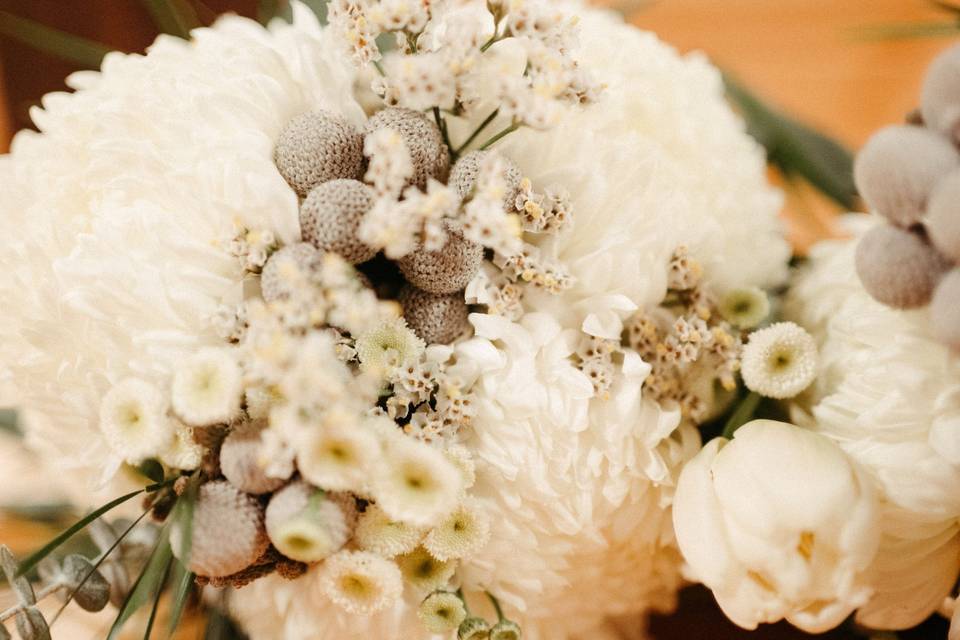 Winter bridal bouquet