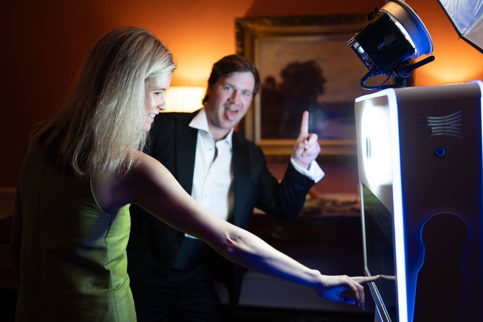 White Tie Modern Photo Booths
