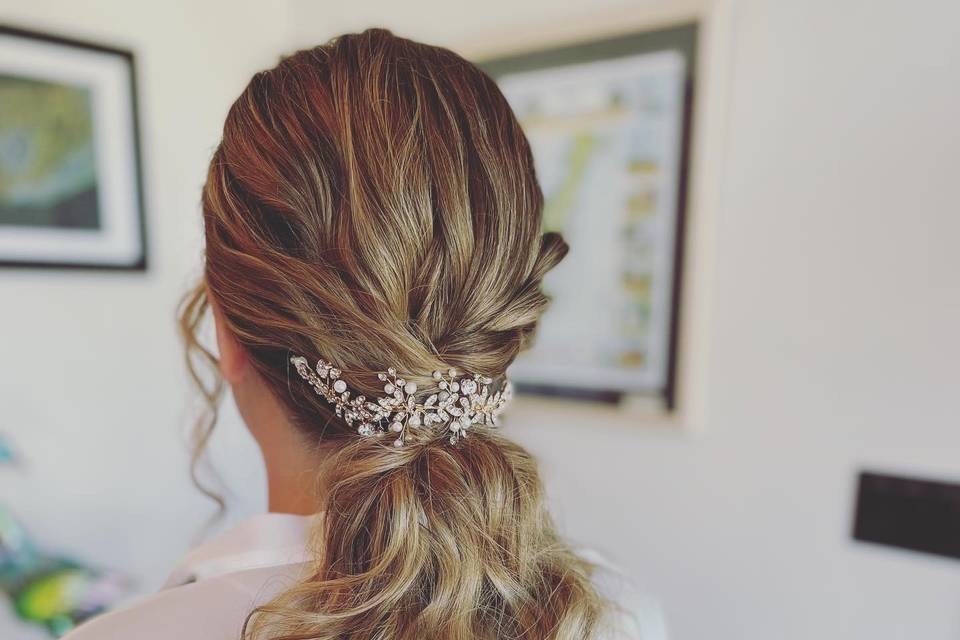 Bridal ponytail