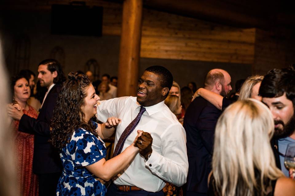 Guests having a great time (Wovenstrandphoto)