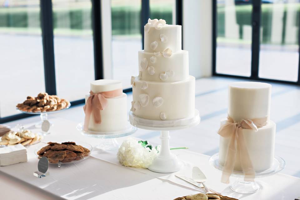 Wedding cake bar