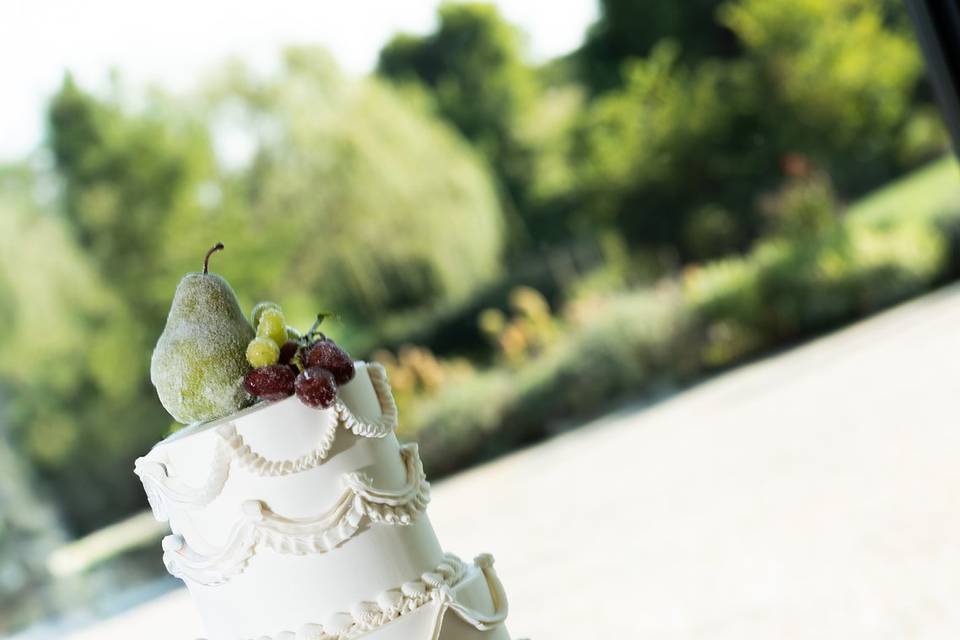 Vintage fruit wedding cake