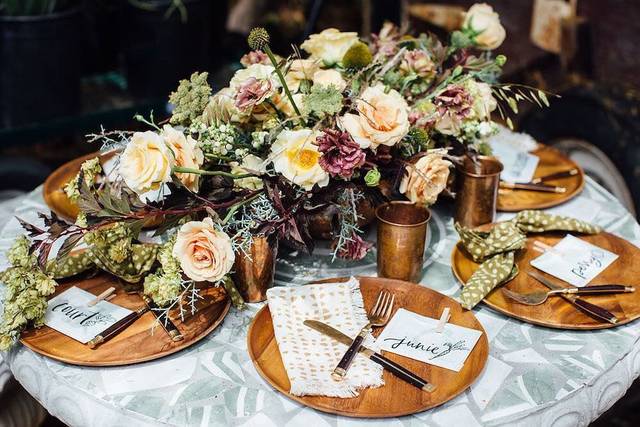 Gold table setting