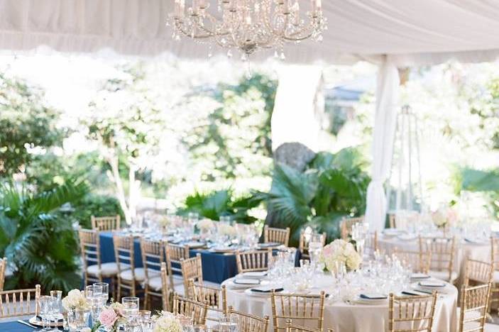 Blue and gold reception decor