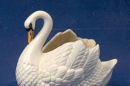 Medium Size Swan Centerpiece
