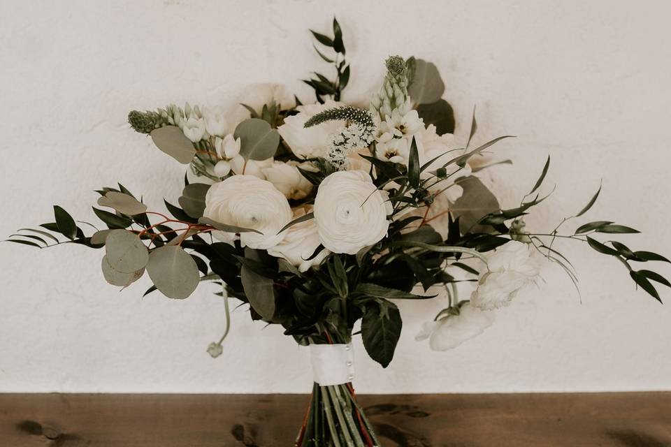 White and greens bouquet