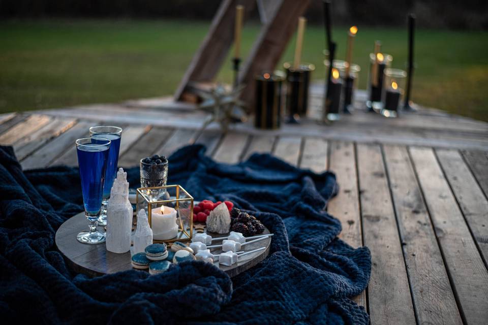 Outdoor desert spread