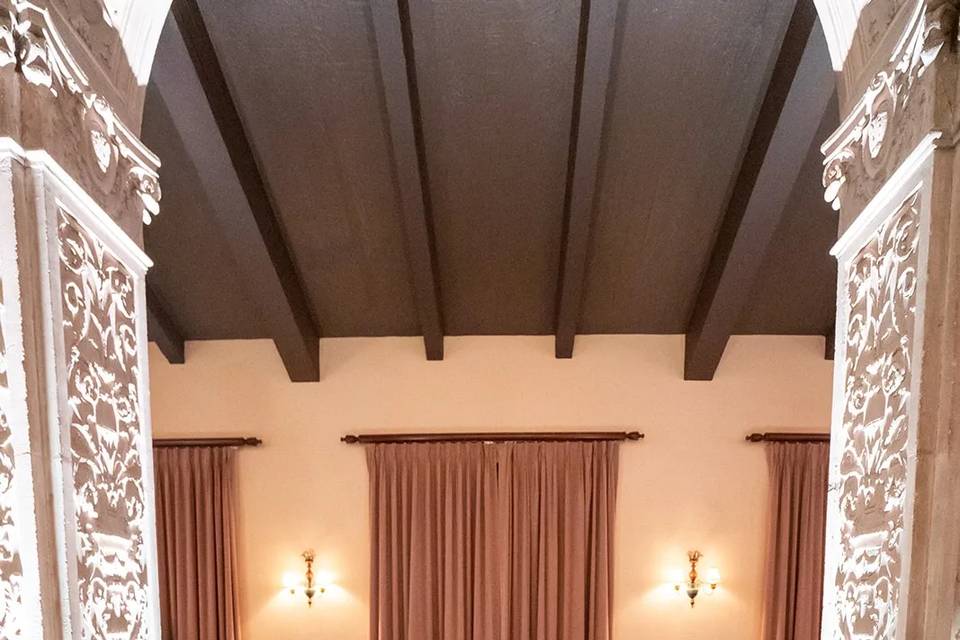 Lux sweetheart table