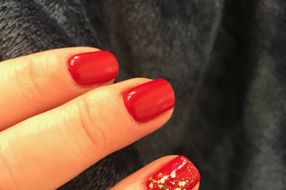 Red nails