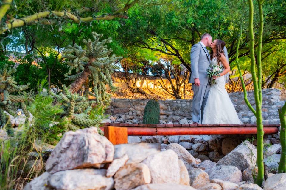 Bride & Groom Saguaro Buttes