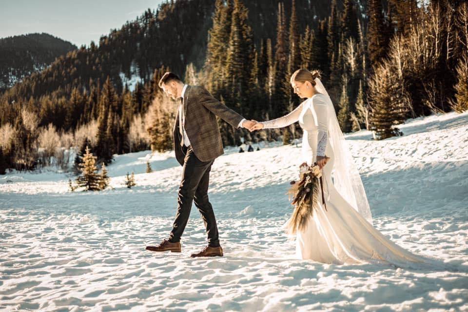 Utah winter wedding