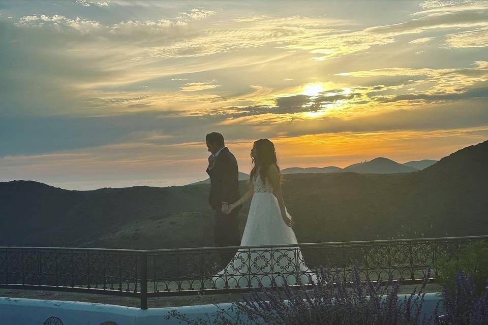 Bride&groom walking w/music